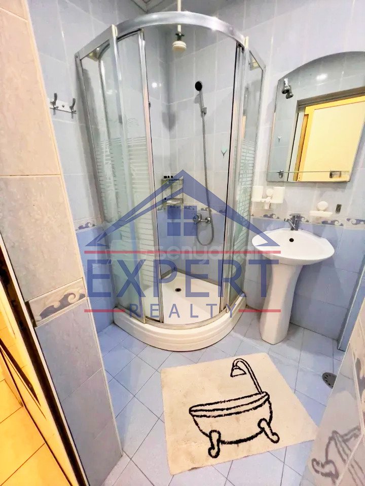 1 Սենյականոց Բնակարան Քարե Շենքում, 40քմ, 5/5 հարկ, Կապիտալ Վերանորոգված, Կահավորված, Արևկող