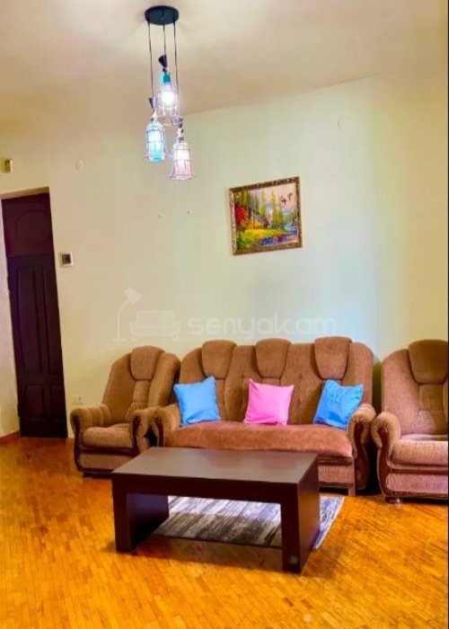 2 Սենյականոց Բնակարան Քարե Շենքում, 60քմ, 1/5 հարկ, Կոսմետիկ Վերանորոգված, Կահավորված, Արևկող