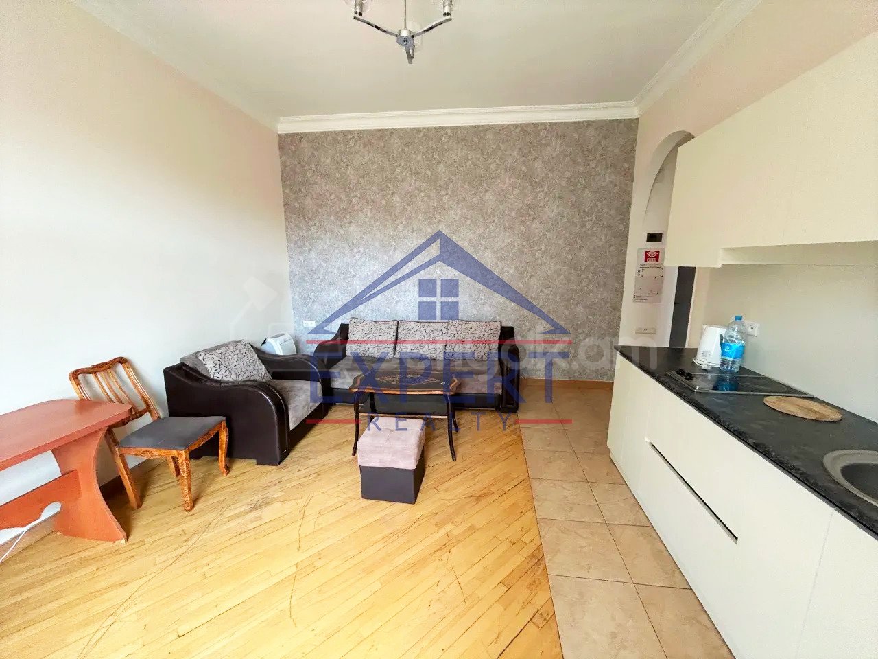 2 Սենյականոց Բնակարան Քարե Շենքում, 39քմ, 3/4 հարկ, Կապիտալ Վերանորոգված, Կահավորված, Արևկող