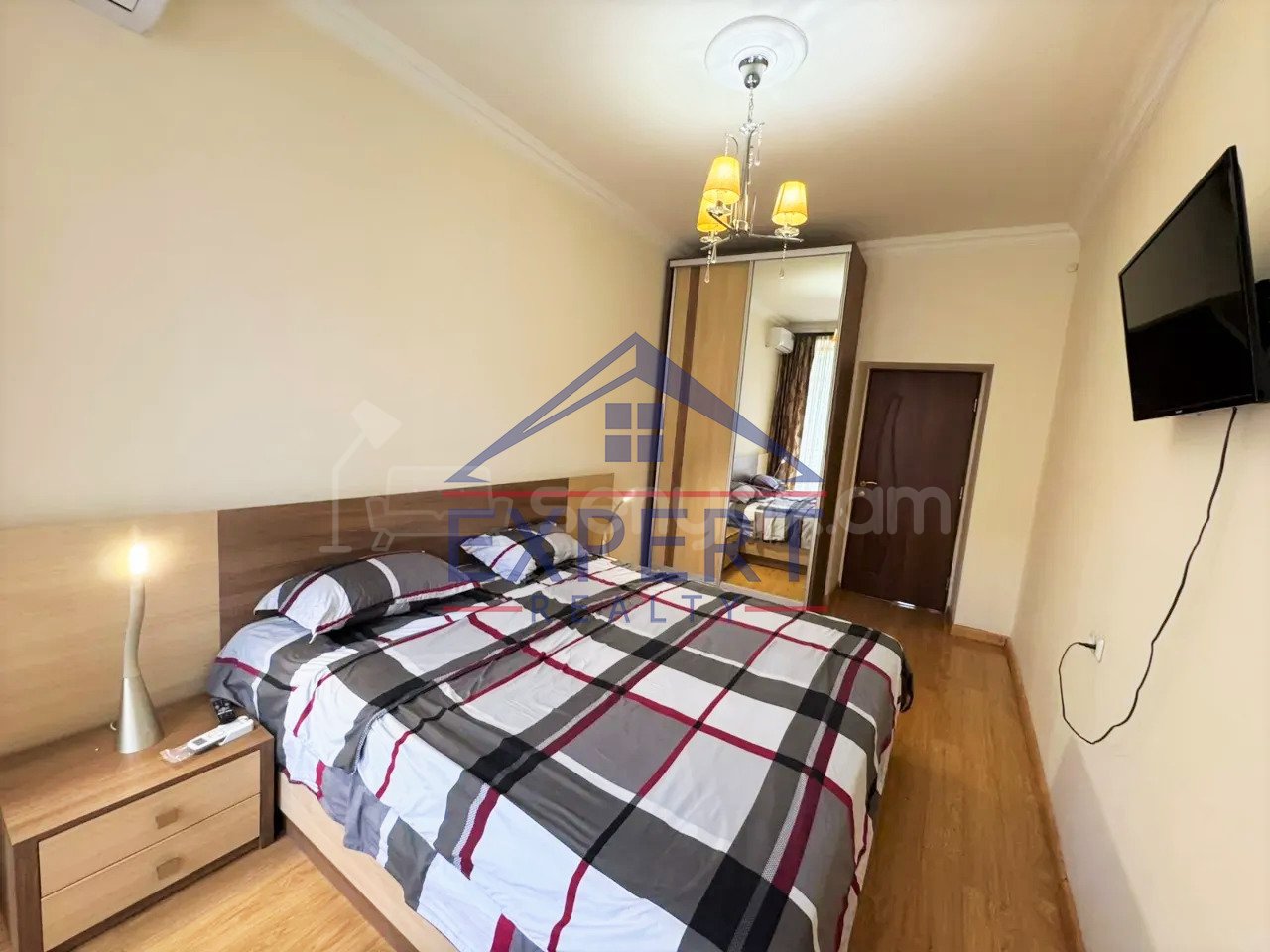 2 Սենյականոց Բնակարան Քարե Շենքում, 65քմ, 4/5 հարկ, Կապիտալ Վերանորոգված, Կահավորված, Արևկող