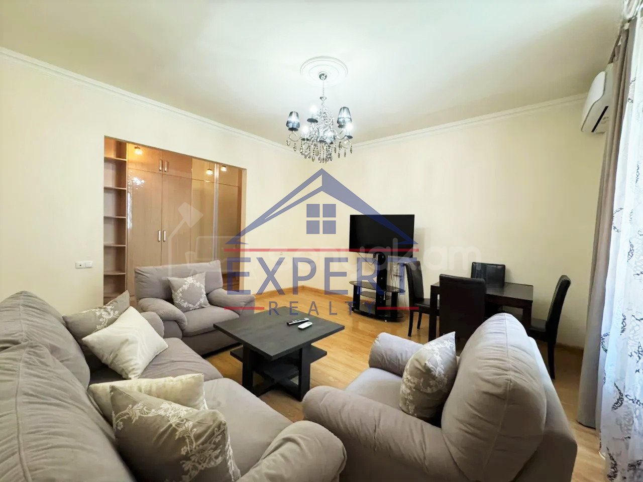 2 Սենյականոց Բնակարան Քարե Շենքում, 65քմ, 4/5 հարկ, Կապիտալ Վերանորոգված, Կահավորված, Արևկող