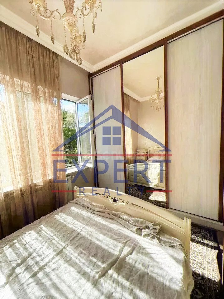 3 Սենյականոց Բնակարան Քարե Շենքում, 85քմ, 2/5 հարկ, Կապիտալ Վերանորոգված, Կահավորված, Արևկող