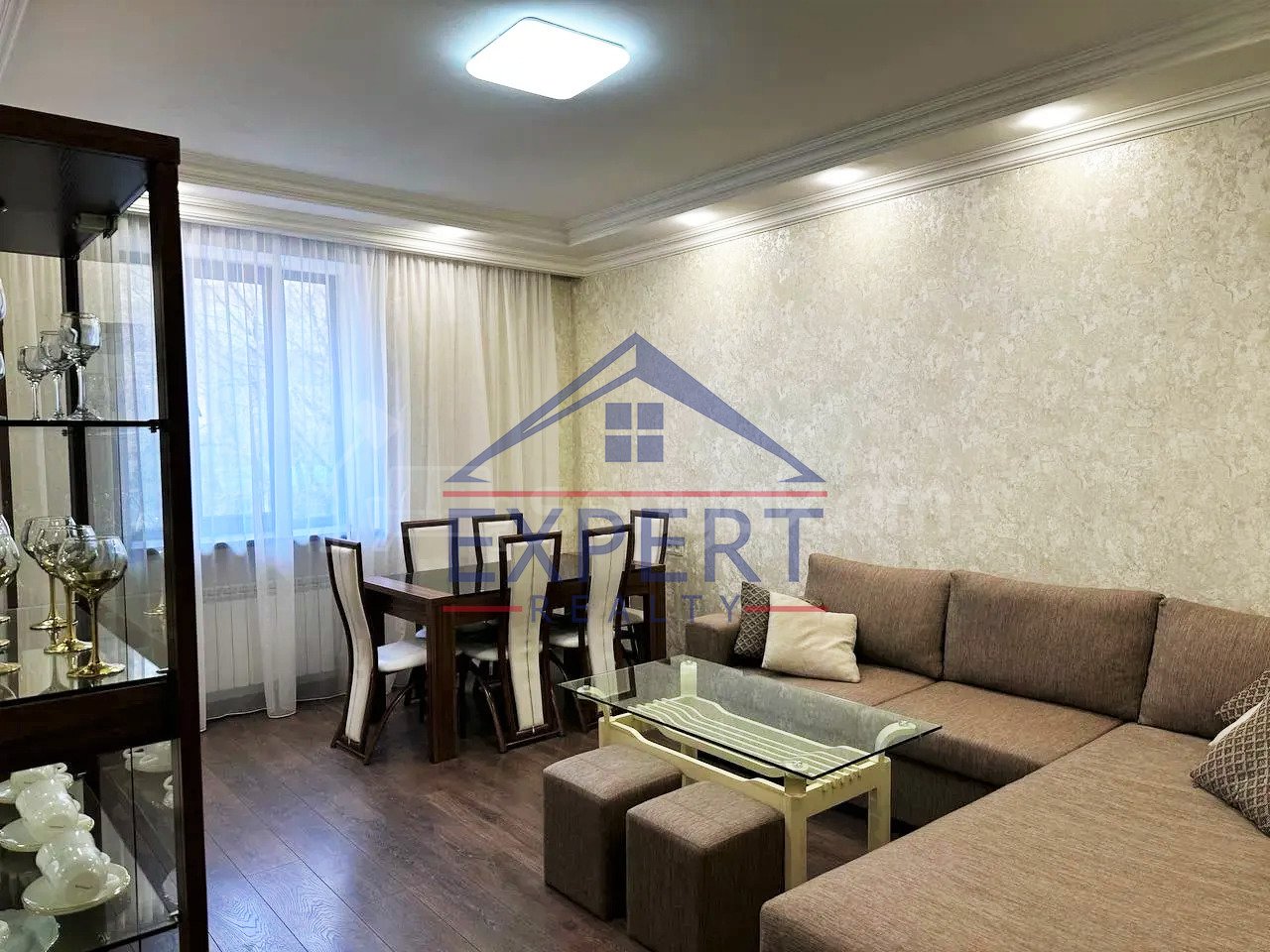 4 Սենյականոց Բնակարան Քարե Շենքում, 85քմ, 2/4 հարկ, Կապիտալ Վերանորոգված