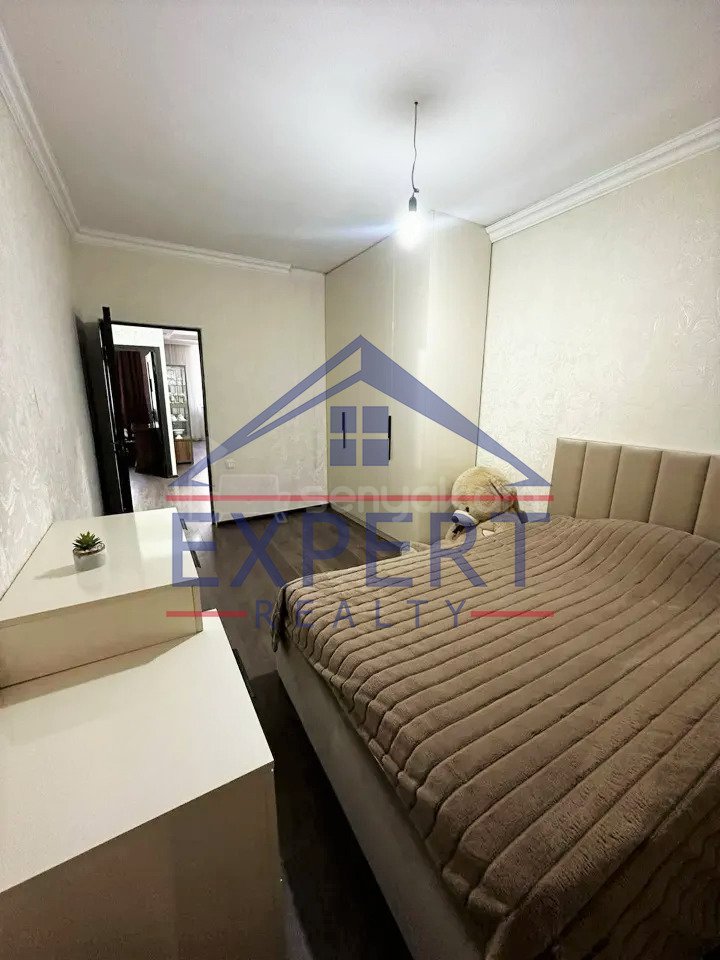 4 Սենյականոց Բնակարան Քարե Շենքում, 85քմ, 2/4 հարկ, Կապիտալ Վերանորոգված