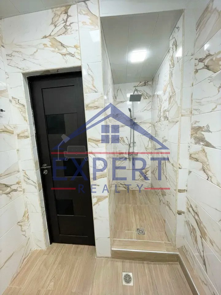 4 Սենյականոց Բնակարան Քարե Շենքում, 85քմ, 2/4 հարկ, Կապիտալ Վերանորոգված