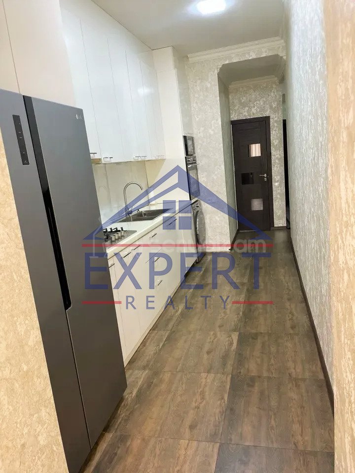 4 Սենյականոց Բնակարան Քարե Շենքում, 85քմ, 2/4 հարկ, Կապիտալ Վերանորոգված