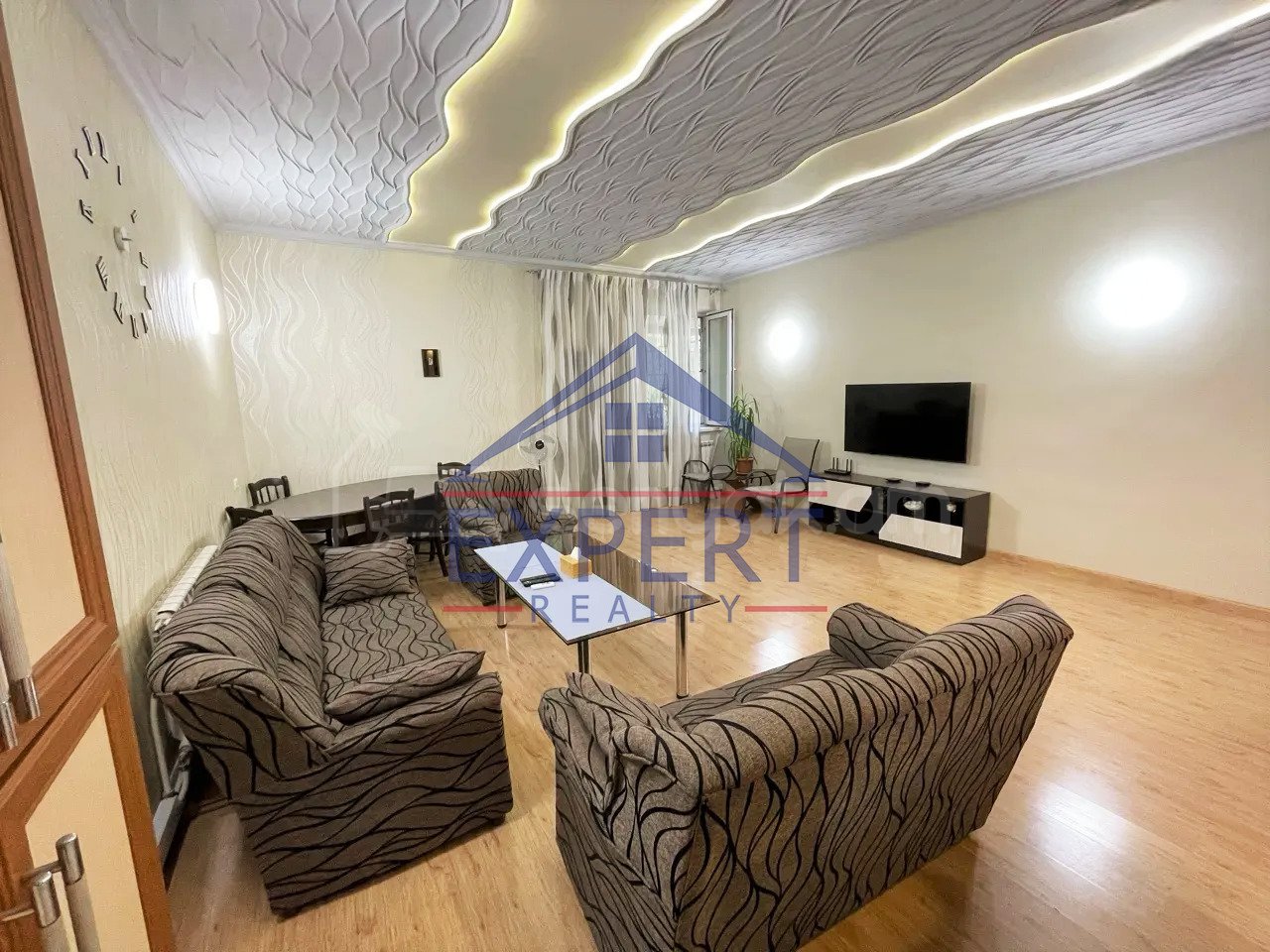 4 Սենյականոց Բնակարան Նորակառույցում, 117քմ, 2/3 հարկ, Կապիտալ Վերանորոգված