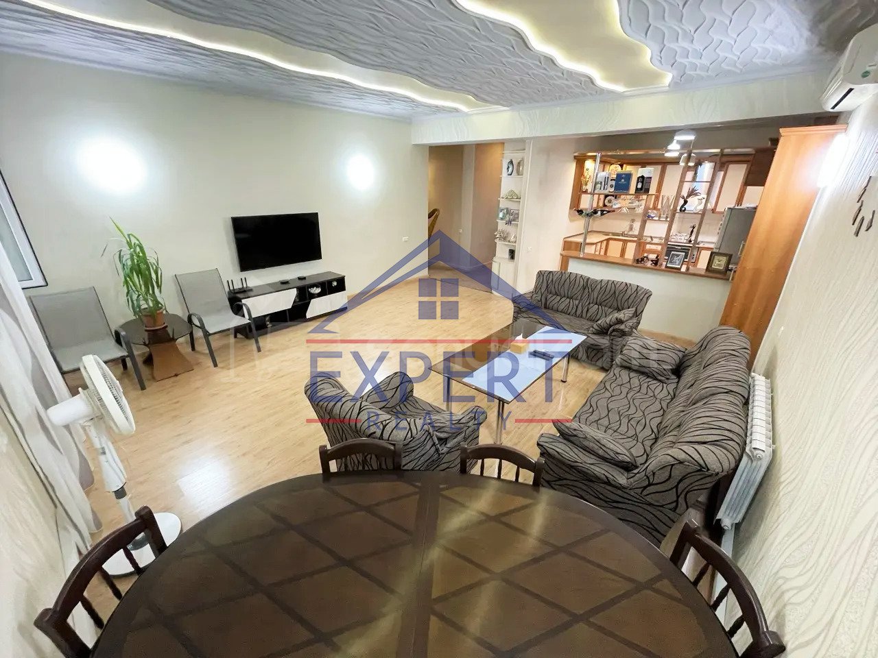 4 Սենյականոց Բնակարան Նորակառույցում, 117քմ, 2/3 հարկ, Կապիտալ Վերանորոգված