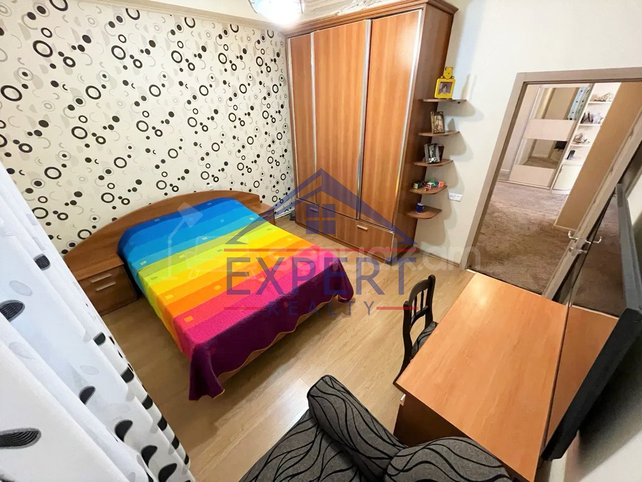 4 Սենյականոց Բնակարան Նորակառույցում, 117քմ, 2/3 հարկ, Կապիտալ Վերանորոգված