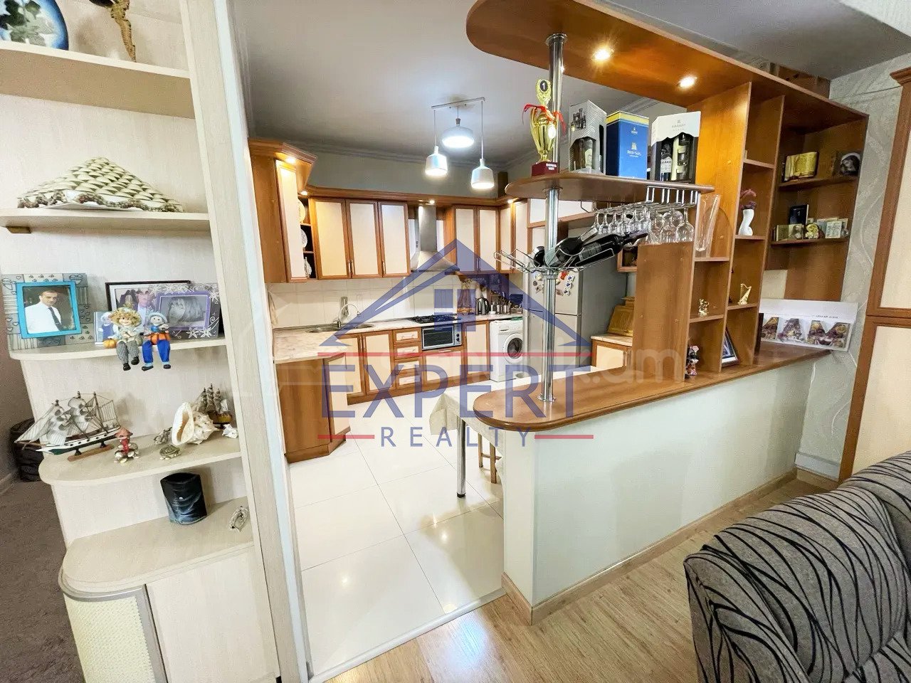 4 Սենյականոց Բնակարան Նորակառույցում, 117քմ, 2/3 հարկ, Կապիտալ Վերանորոգված