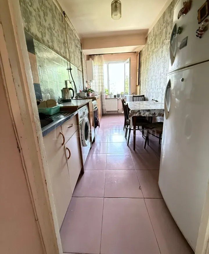 3 Սենյականոց Բնակարան, 80քմ, 3/14 հարկ, Նորմալ Վիճակում