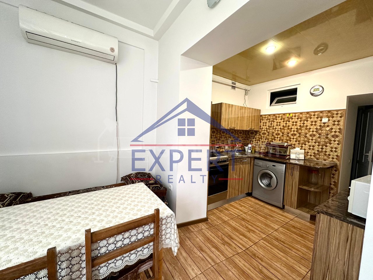 2 Սենյականոց Բնակարան Քարե Շենքում, 60քմ, 4/5 հարկ, Կապիտալ Վերանորոգված, Կահավորված, Արևկող