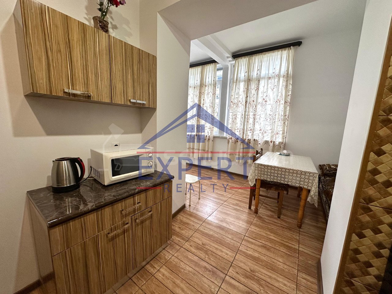 2 Սենյականոց Բնակարան Քարե Շենքում, 60քմ, 4/5 հարկ, Կապիտալ Վերանորոգված, Կահավորված, Արևկող