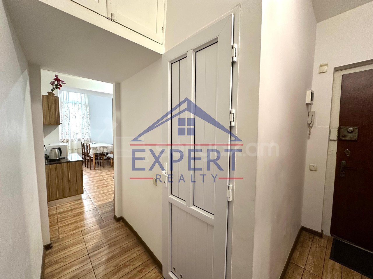 2 Սենյականոց Բնակարան Քարե Շենքում, 60քմ, 4/5 հարկ, Կապիտալ Վերանորոգված, Կահավորված, Արևկող