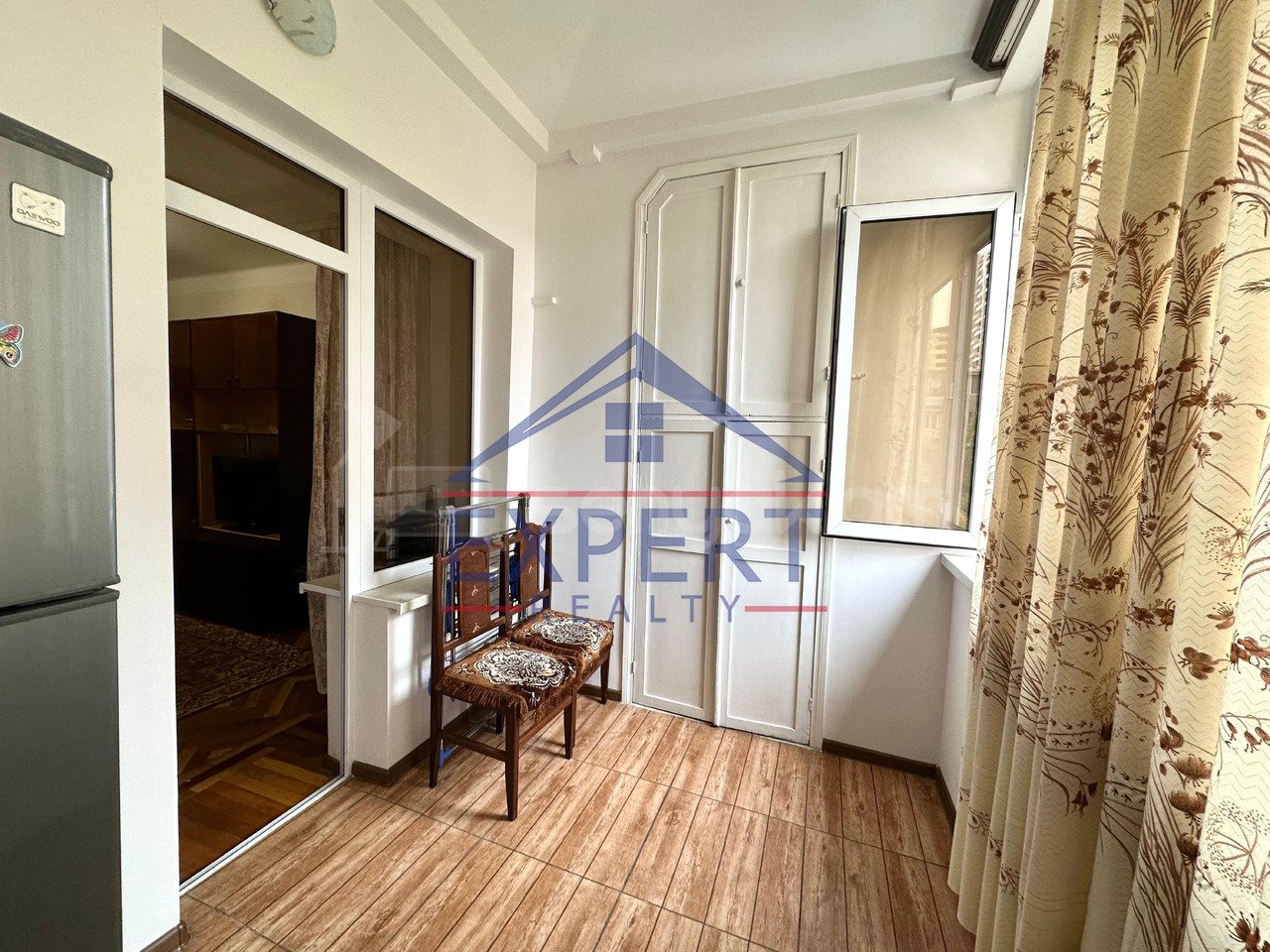 2 Սենյականոց Բնակարան Քարե Շենքում, 60քմ, 4/5 հարկ, Կապիտալ Վերանորոգված, Կահավորված, Արևկող