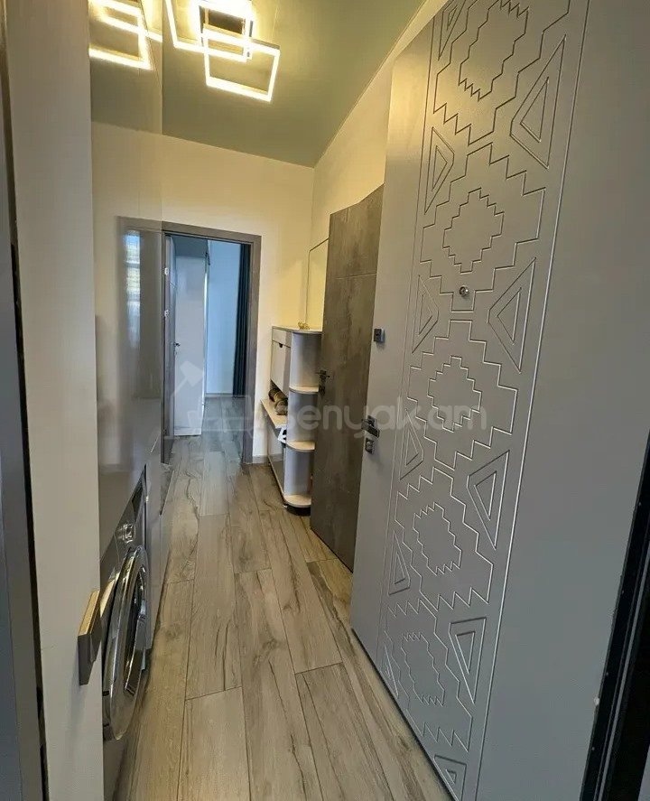 2 Սենյականոց Բնակարան Քարե Շենքում, 35քմ, 5/5 հարկ, Կապիտալ Վերանորոգված