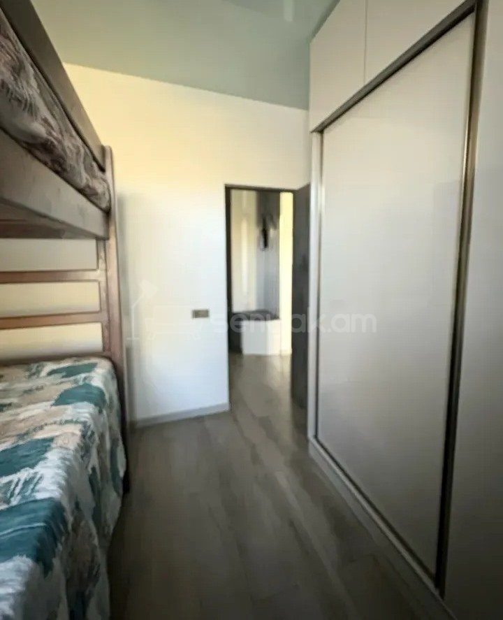 2 Սենյականոց Բնակարան Քարե Շենքում, 35քմ, 5/5 հարկ, Կապիտալ Վերանորոգված