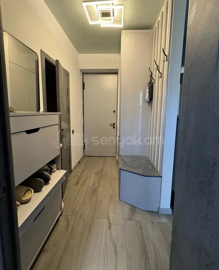 2 Սենյականոց Բնակարան Քարե Շենքում, 35քմ, 5/5 հարկ, Կապիտալ Վերանորոգված