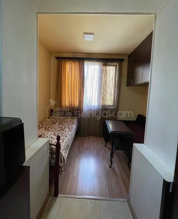 2 Սենյականոց Բնակարան Քարե Շենքում, 44քմ, 5/5 հարկ, Կապիտալ Վերանորոգված