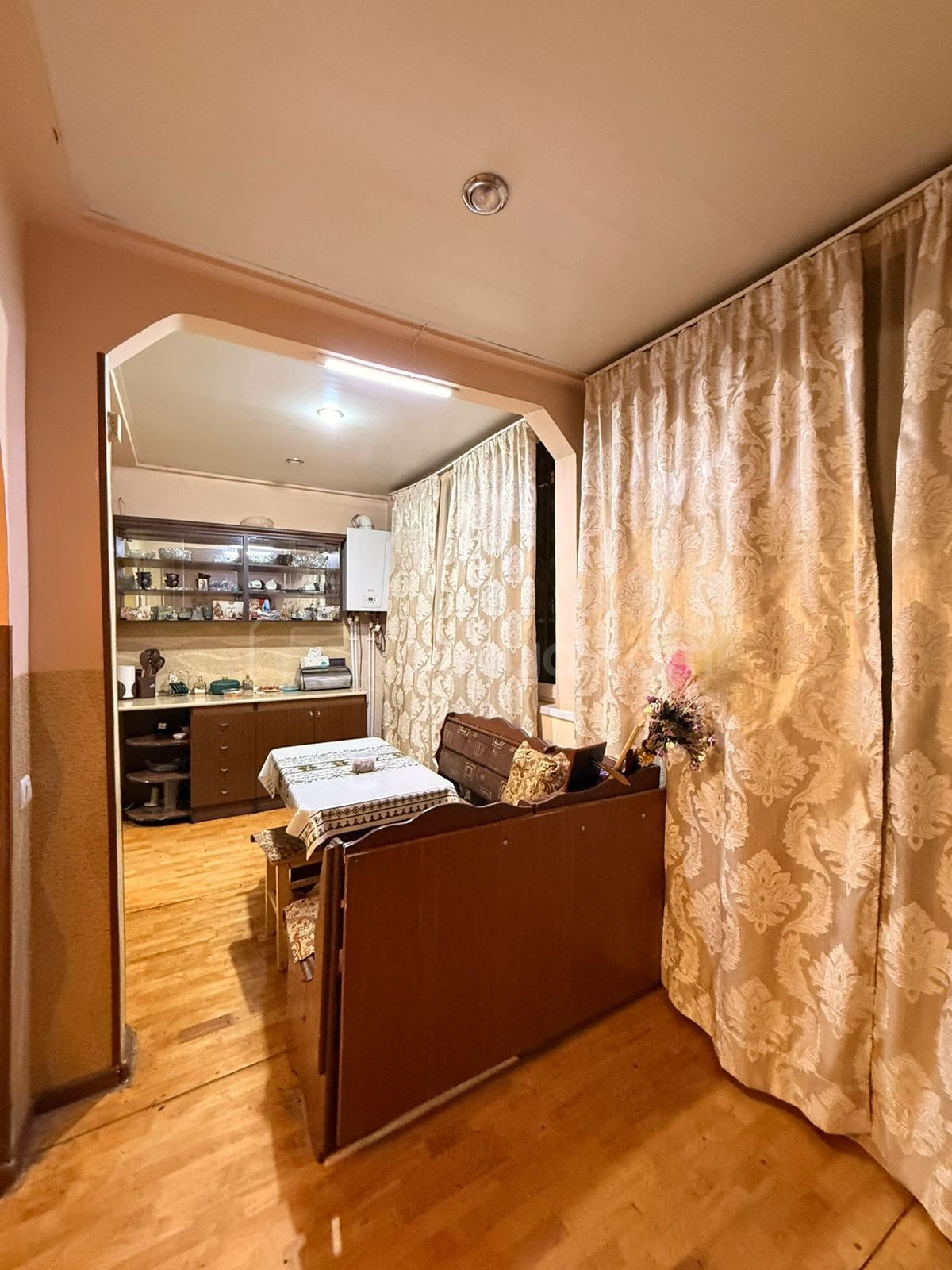 3 Սենյականոց Բնակարան, 80քմ, 1/5 հարկ, Նորմալ Վիճակում, Կահավորված, Արևկող