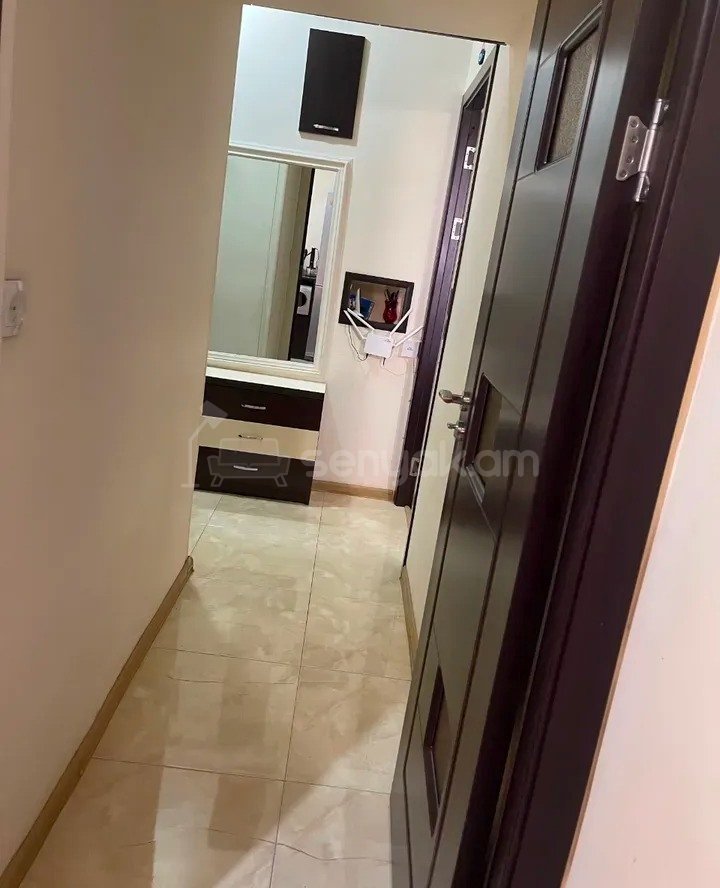 2 Սենյականոց Բնակարան Քարե Շենքում, 44քմ, 5/5 հարկ, Կապիտալ Վերանորոգված