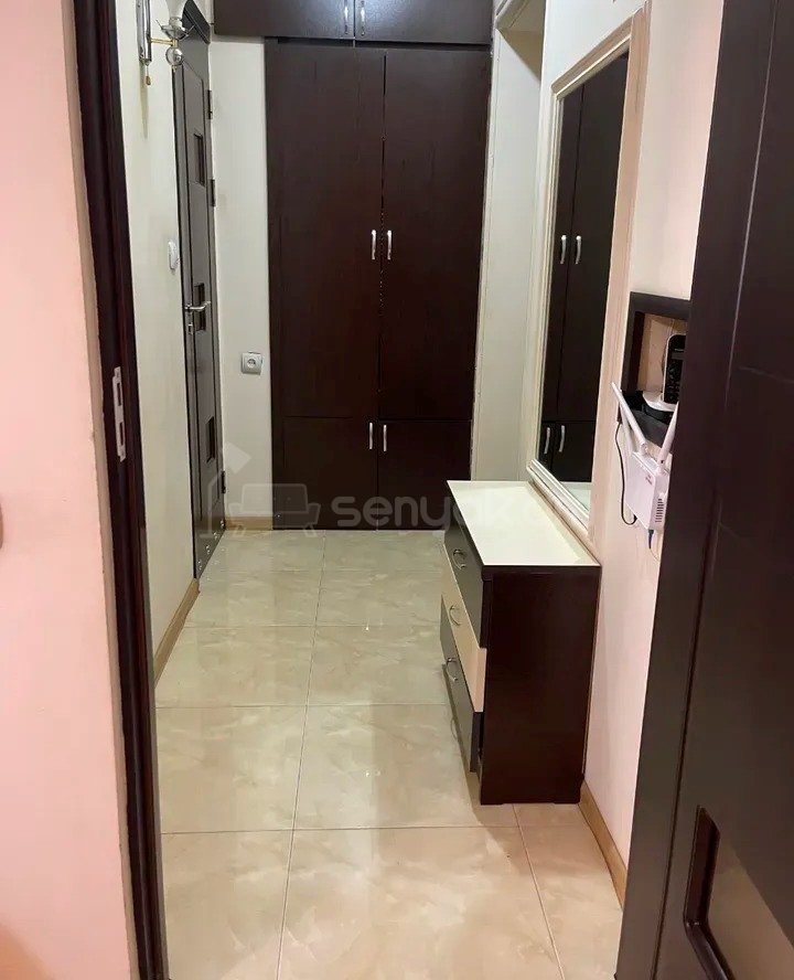 2 Սենյականոց Բնակարան Քարե Շենքում, 44քմ, 5/5 հարկ, Կապիտալ Վերանորոգված