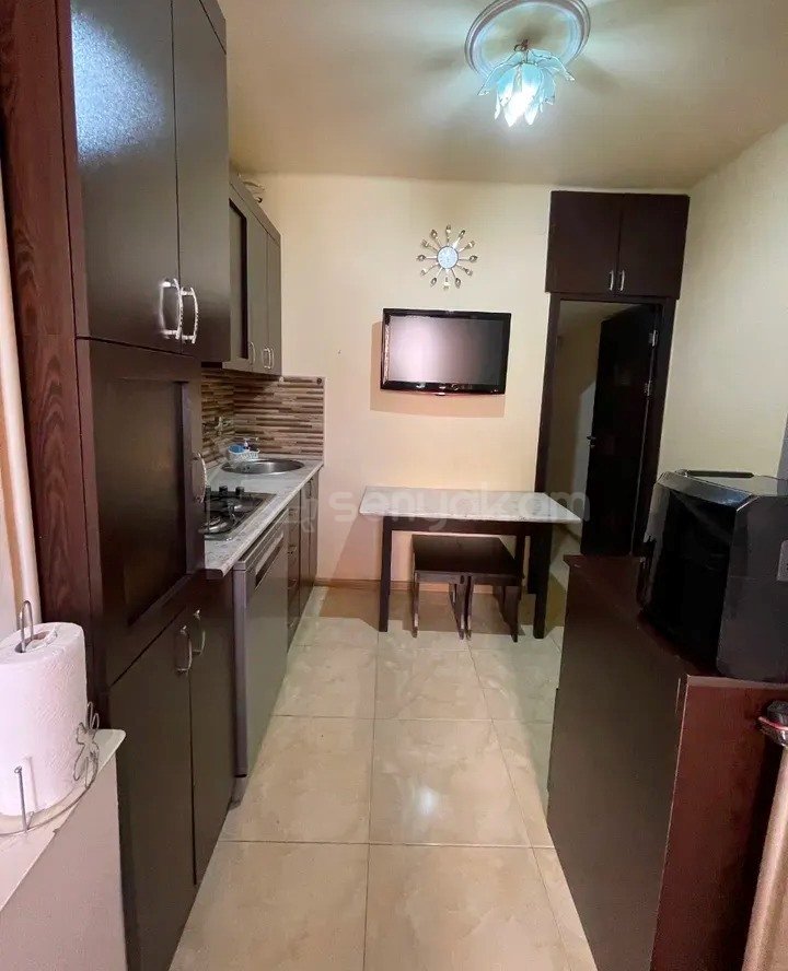 2 Սենյականոց Բնակարան Քարե Շենքում, 44քմ, 5/5 հարկ, Կապիտալ Վերանորոգված