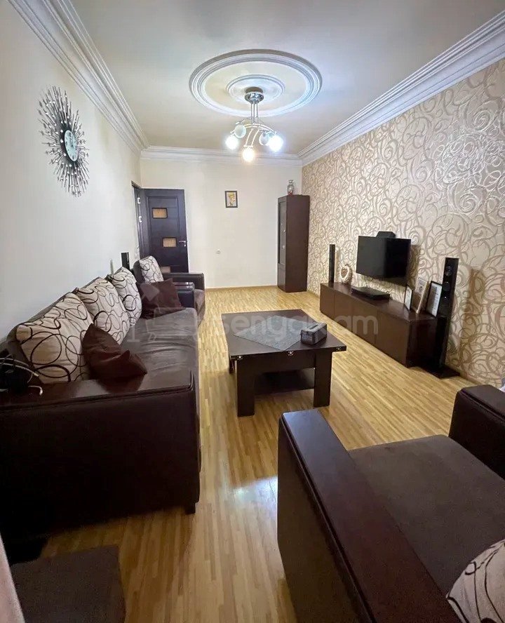 2 Սենյականոց Բնակարան Քարե Շենքում, 44քմ, 5/5 հարկ, Կապիտալ Վերանորոգված