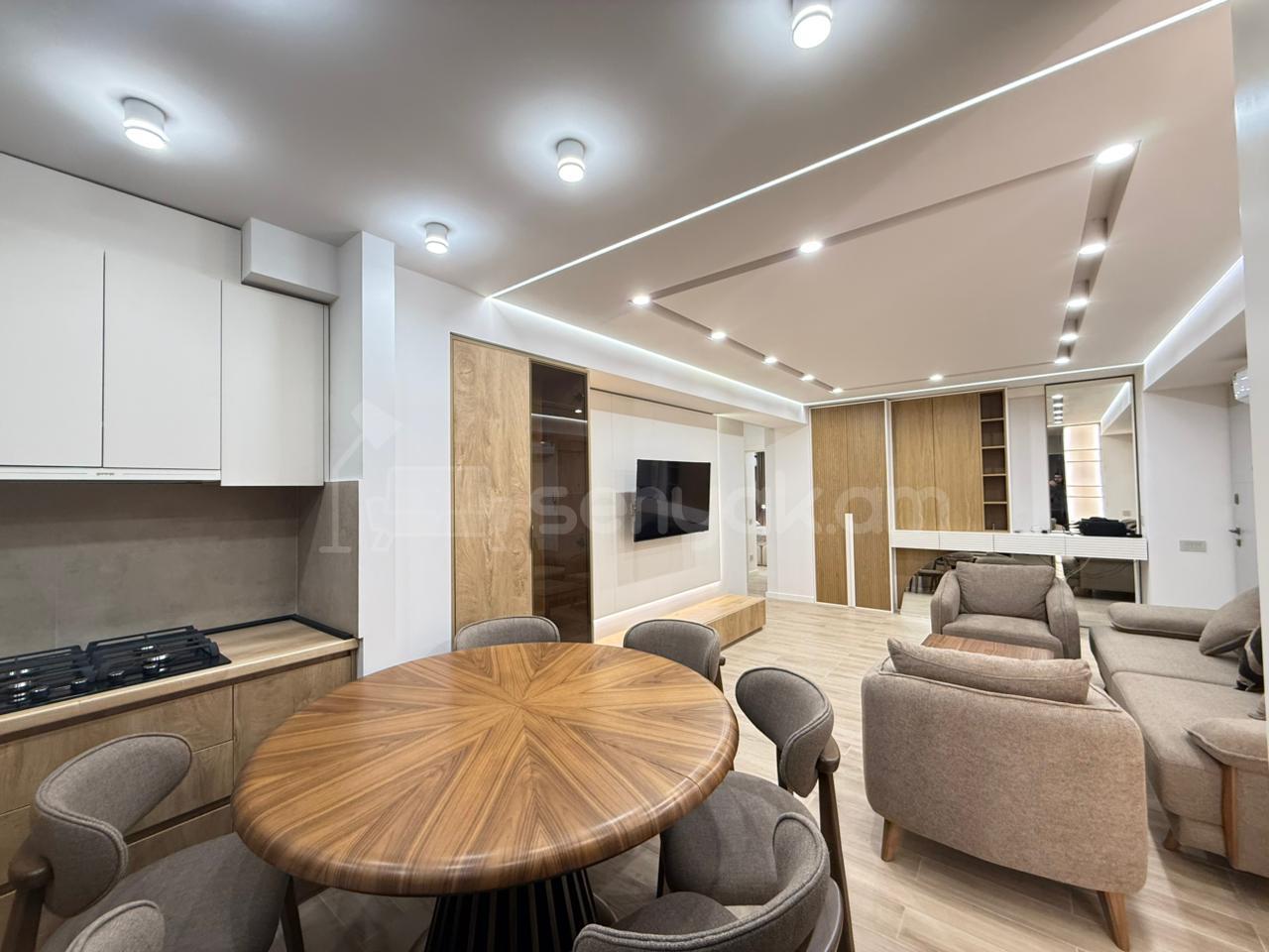 3 Սենյականոց Բնակարան, 73քմ, 11/11 հարկ, Դիզայներական Վերանորոգված, Կահավորված, Արևկող