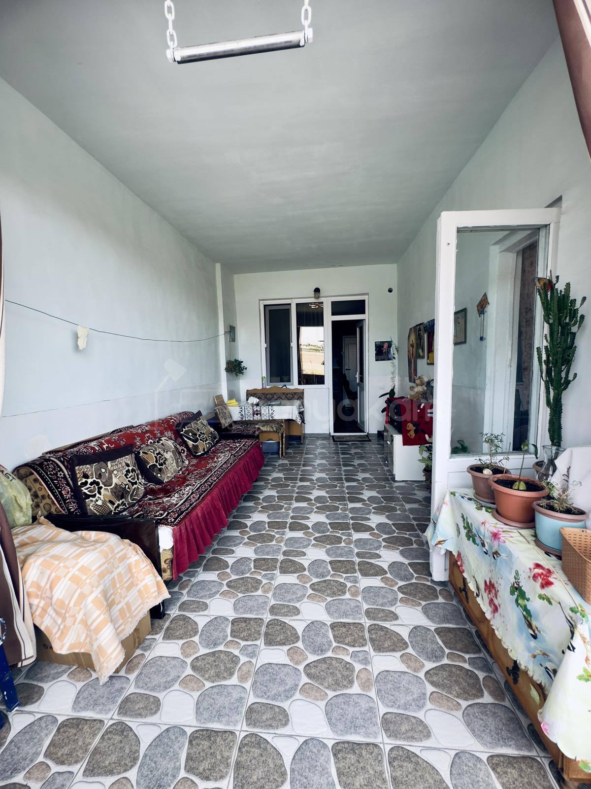 4 Սենյականոց Բնակարան Քարե Շենքում, 107քմ, 4/5 հարկ, Կապիտալ Վերանորոգված