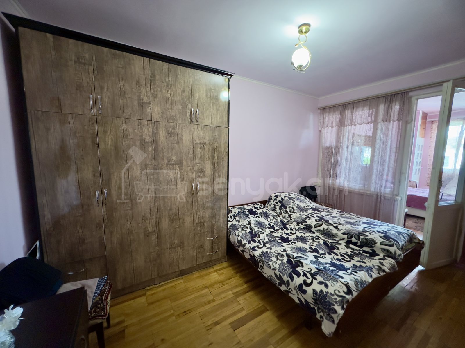 4 Սենյականոց Բնակարան Քարե Շենքում, 107քմ, 4/5 հարկ, Կապիտալ Վերանորոգված