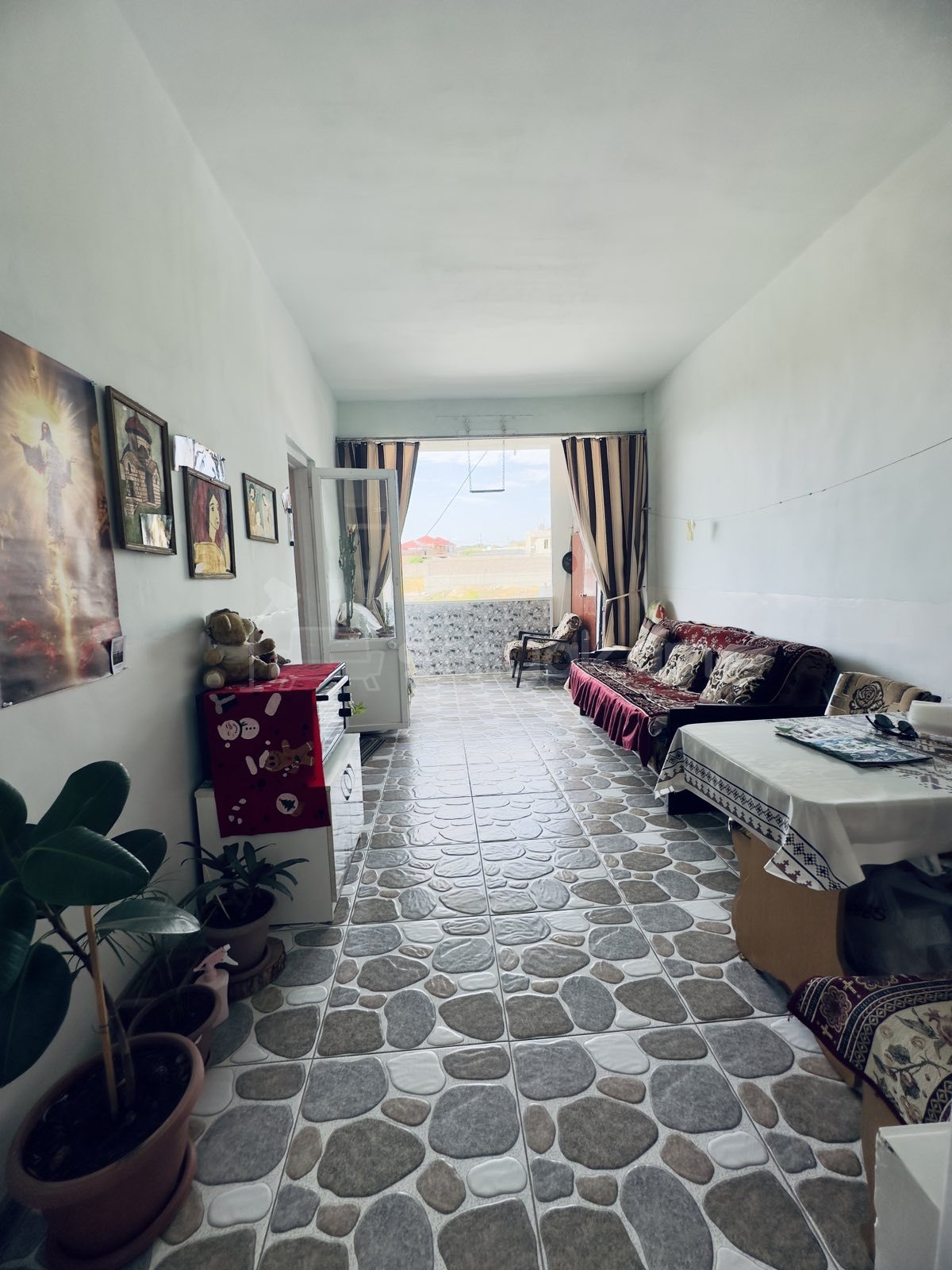 4 Սենյականոց Բնակարան Քարե Շենքում, 107քմ, 4/5 հարկ, Կապիտալ Վերանորոգված