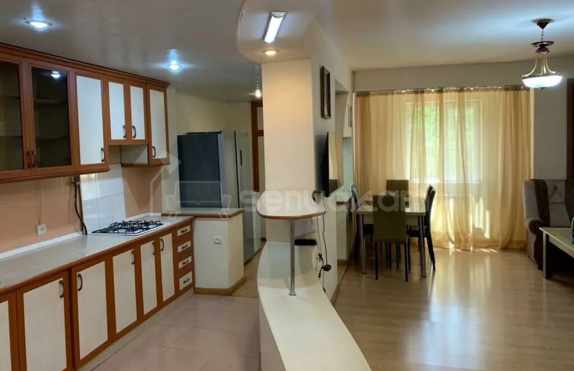 2 Սենյականոց Բնակարան Քարե Շենքում, 62քմ, 3/9 հարկ, Նորմալ Վիճակում, Կահավորված