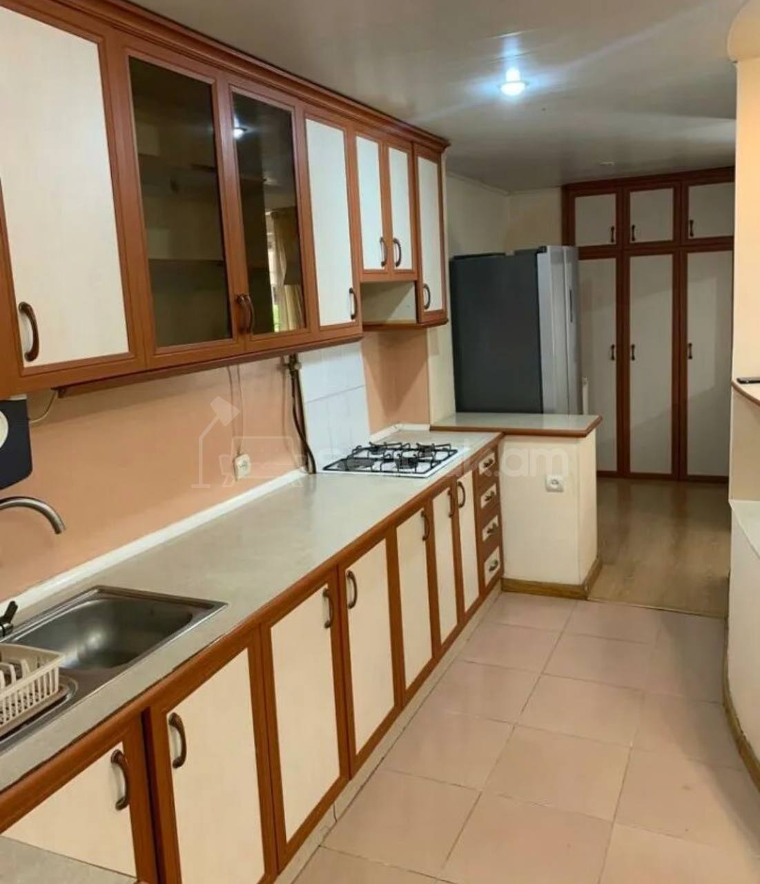 2 Սենյականոց Բնակարան Քարե Շենքում, 62քմ, 3/9 հարկ, Նորմալ Վիճակում, Կահավորված