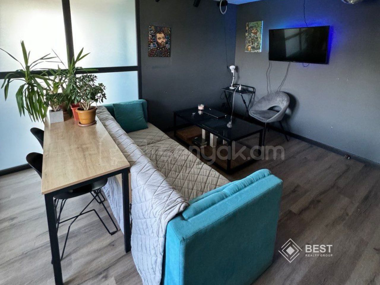 2 Սենյականոց Բնակարան Քարե Շենքում, 53քմ, 4/4 հարկ, Դիզայներական Վերանորոգված