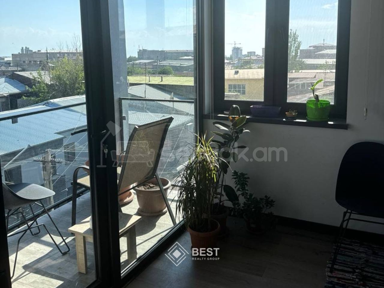 2 Սենյականոց Բնակարան Քարե Շենքում, 53քմ, 4/4 հարկ, Դիզայներական Վերանորոգված