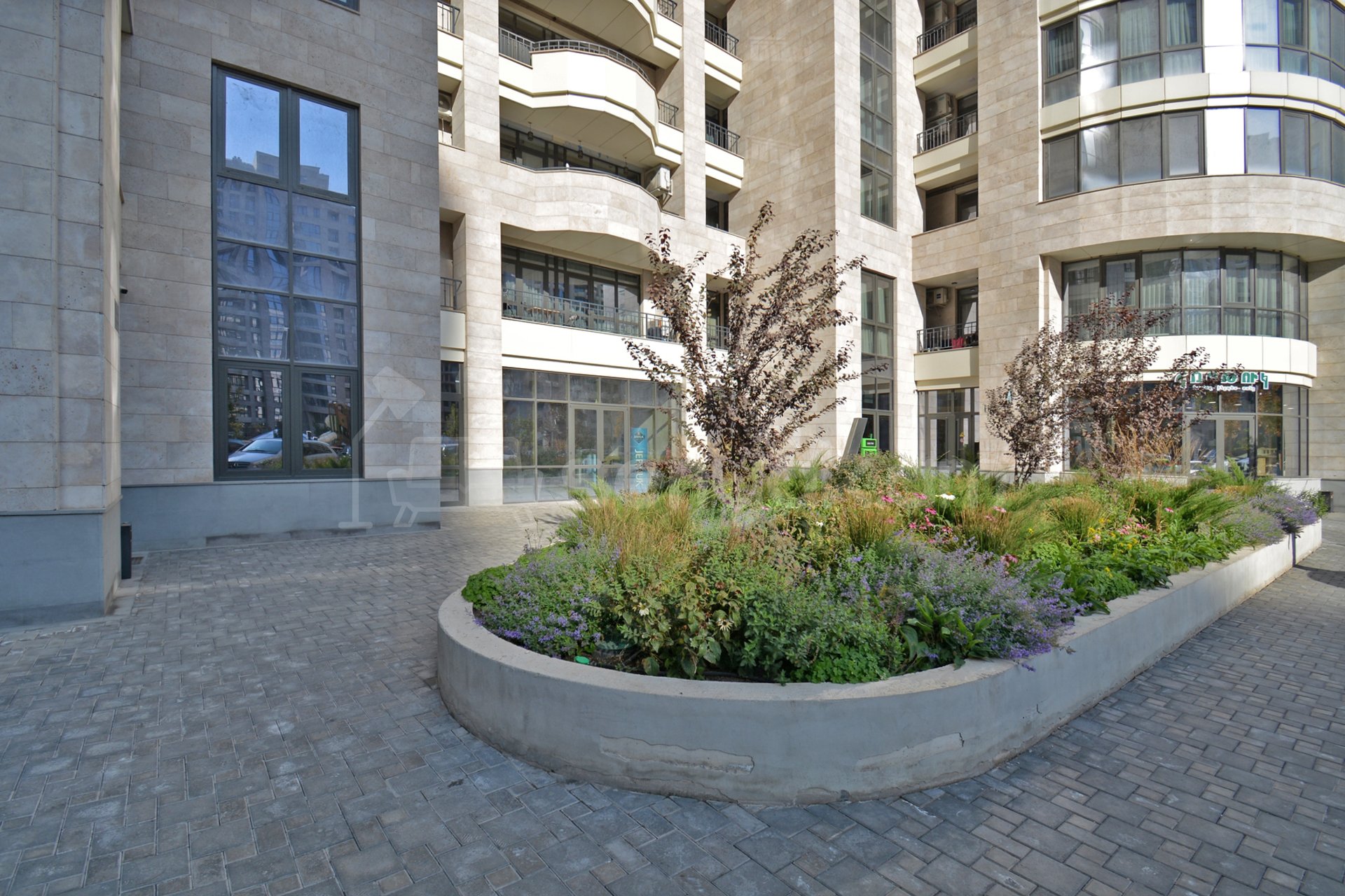 Նորակառույց Առևտրի Տարածք, 75քմ