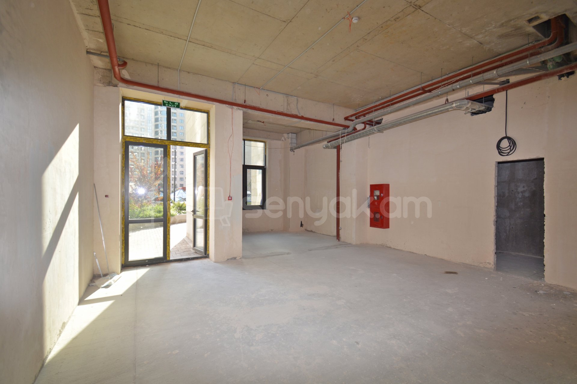 Նորակառույց Առևտրի Տարածք, 75քմ