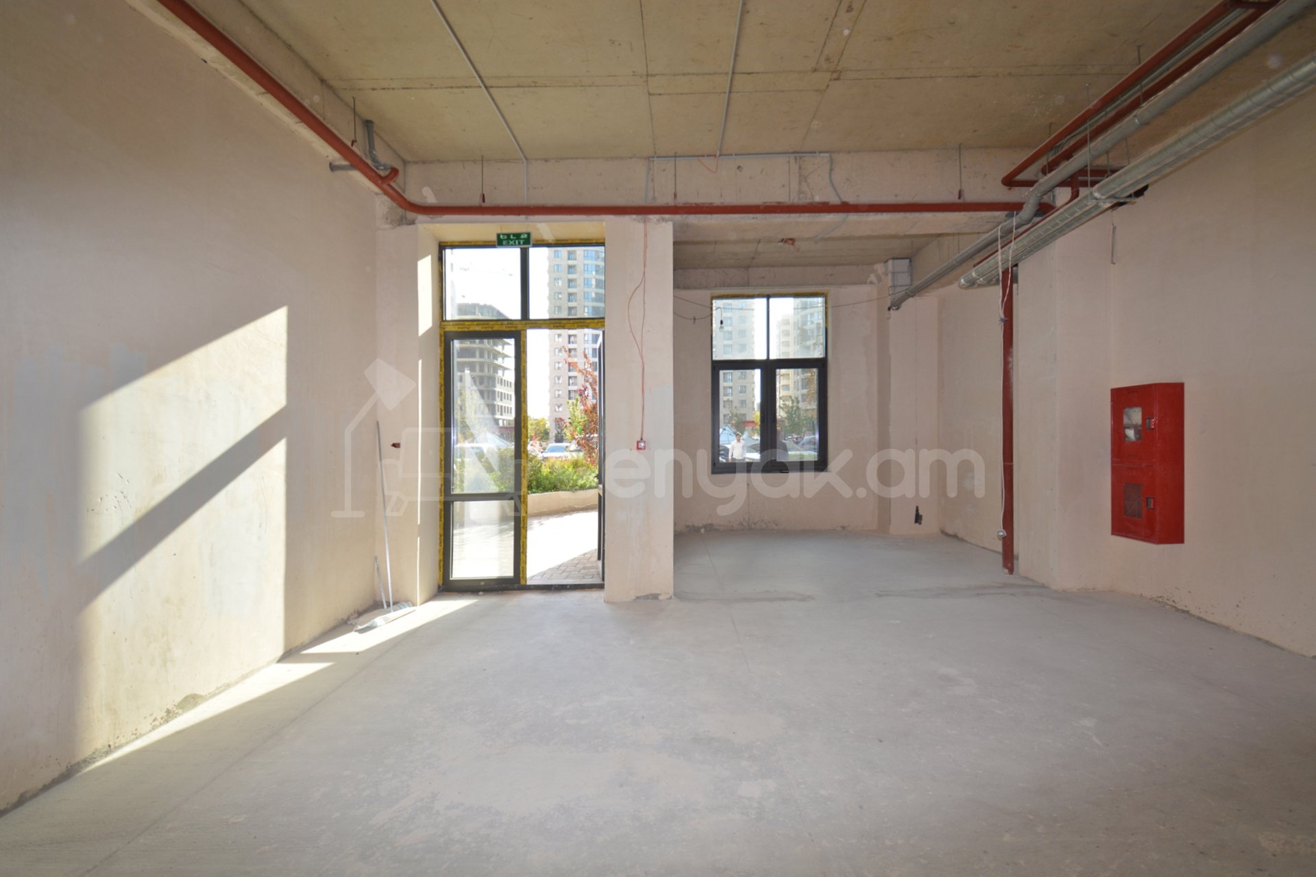 Նորակառույց Առևտրի Տարածք, 75քմ