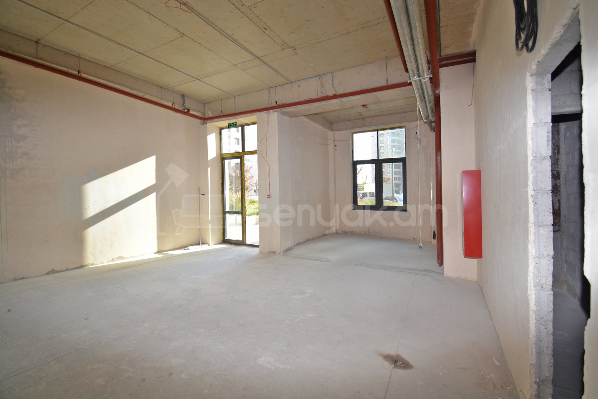 Նորակառույց Առևտրի Տարածք, 75քմ