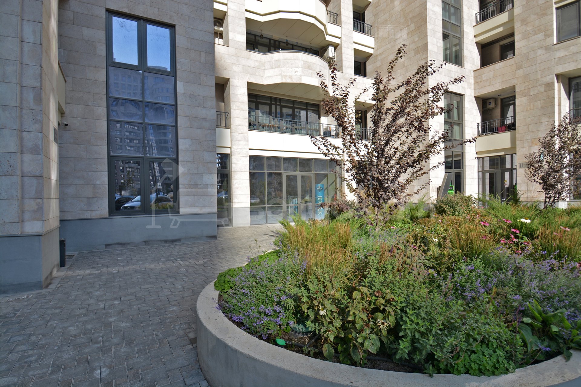 Նորակառույց Առևտրի Տարածք, 75քմ