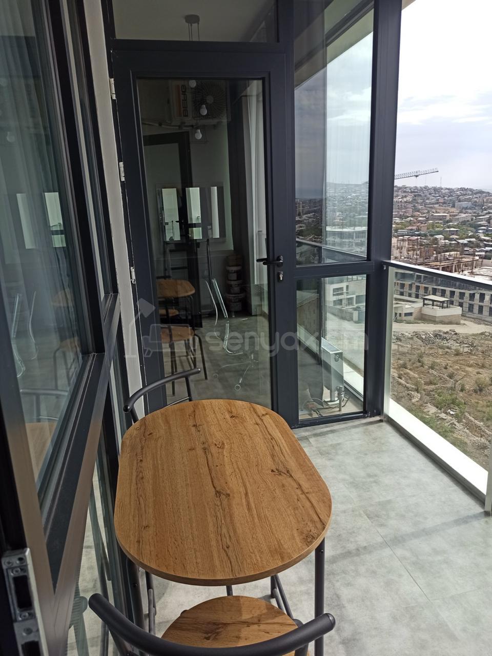 2 Սենյականոց Բնակարան Նորակառույցում, 60քմ, 10/16 հարկ, Դիզայներական Վերանորոգված, Կահավորված, Արևկող