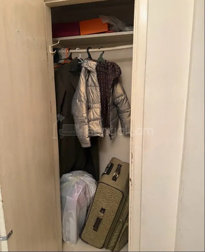 1 Սենյականոց Բնակարան Քարե Շենքում, 34քմ, 5/5 հարկ, Նորմալ Վիճակում