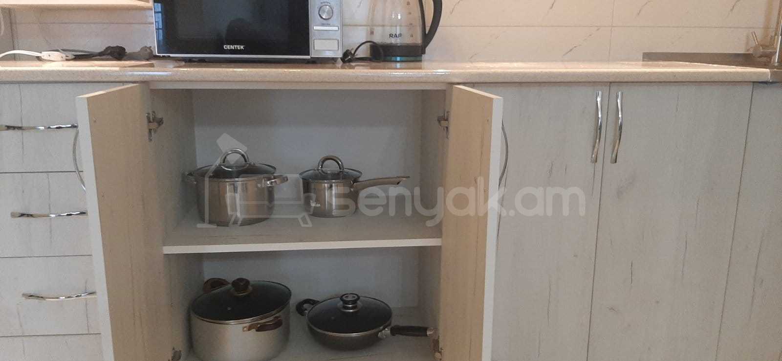 2 Սենյականոց Բնակարան Նորակառույց Քարե Շենքում, 65քմ, 5/15 հարկ, Կապիտալ Վերանորոգված, Կահավորված