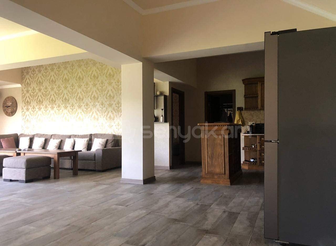 4 Սենյականոց Շքեղ Առանձնատուն, 200քմ, Լողավազանով