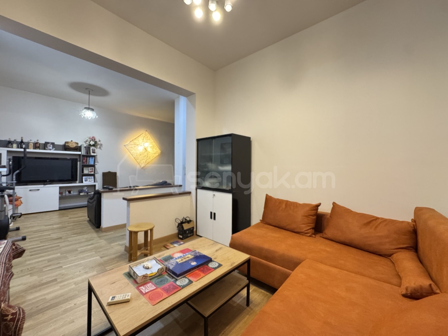 2 Սենյականոց Բնակարան Քարե Շենքում, 57քմ, 2/2 հարկ, Դիզայներական Վերանորոգված