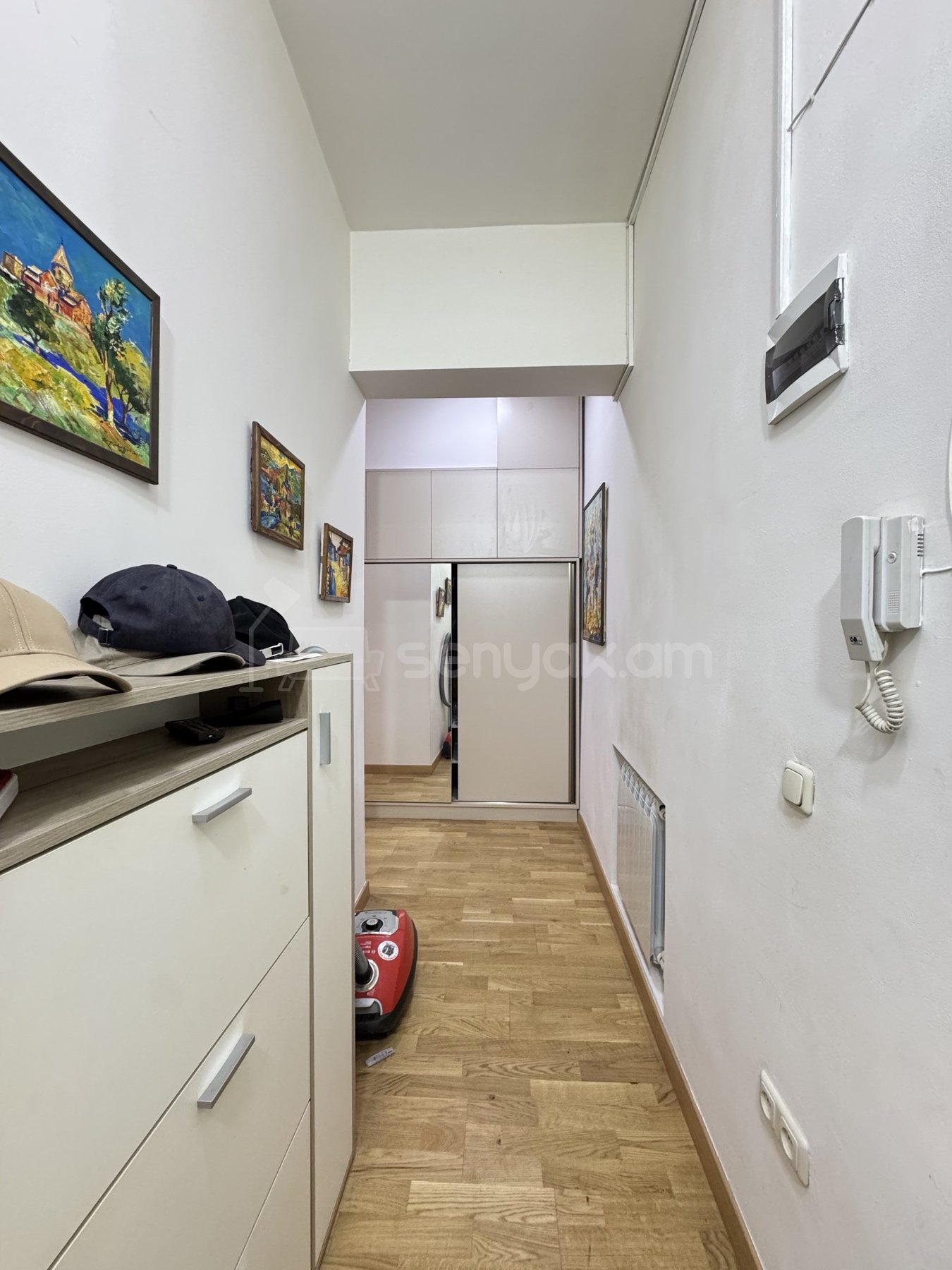 2 Սենյականոց Բնակարան Քարե Շենքում, 57քմ, 2/2 հարկ, Դիզայներական Վերանորոգված