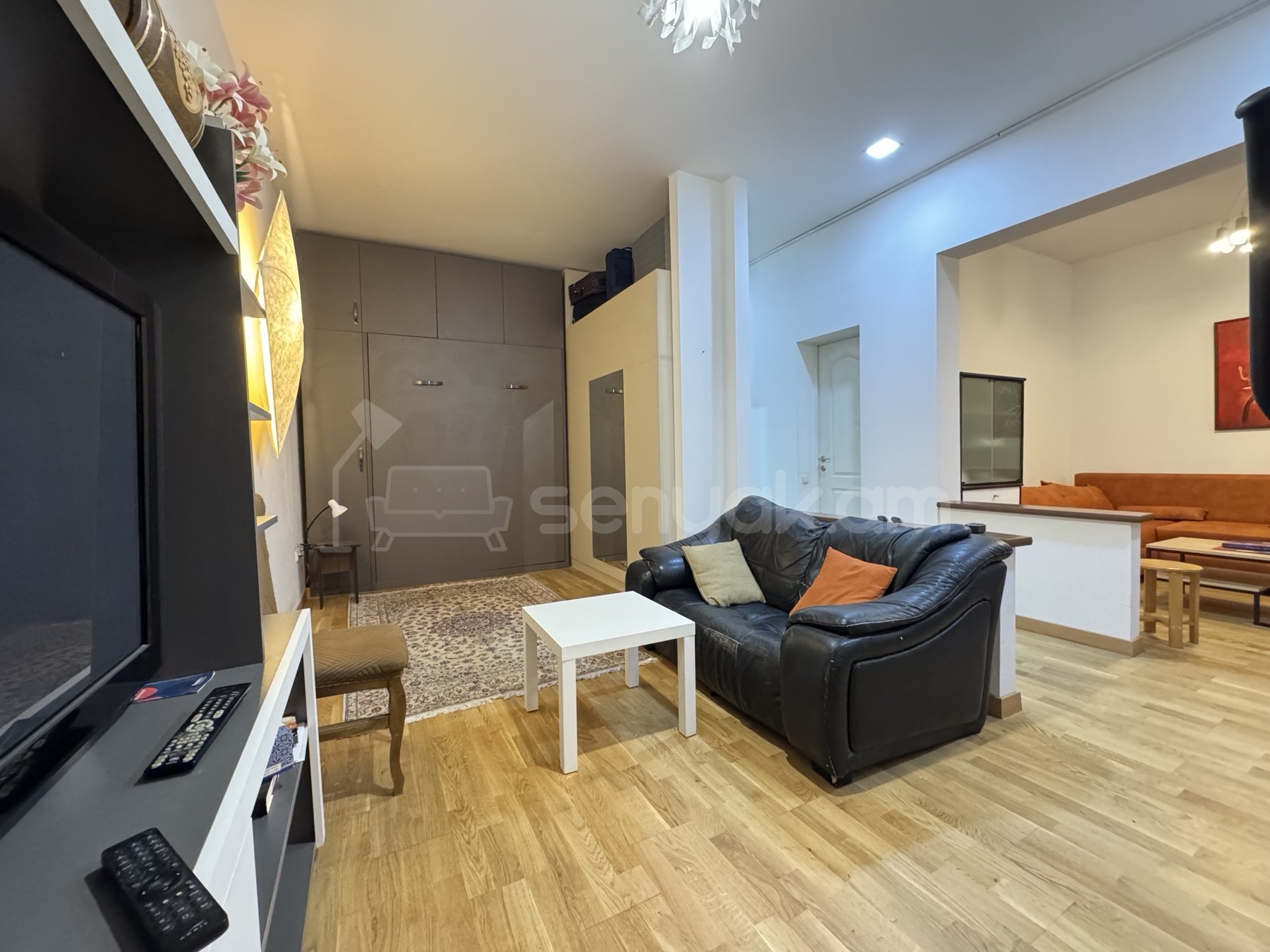 2 Սենյականոց Բնակարան Քարե Շենքում, 57քմ, 2/2 հարկ, Դիզայներական Վերանորոգված