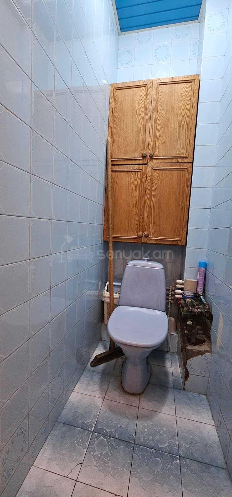 3 Սենյականոց Բնակարան Քարե Շենքում, 100քմ, 4/5 հարկ, Կապիտալ Վերանորոգված