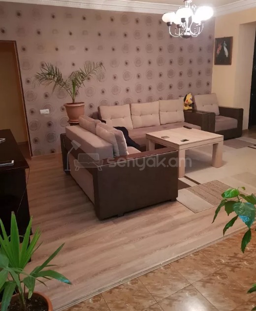 3 Սենյականոց Բնակարան Քարե Շենքում, 77քմ, 5/5 հարկ, Կապիտալ Վերանորոգված